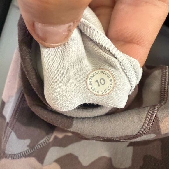 🍋 Lululemon Align Tank - Picture 4 of 6